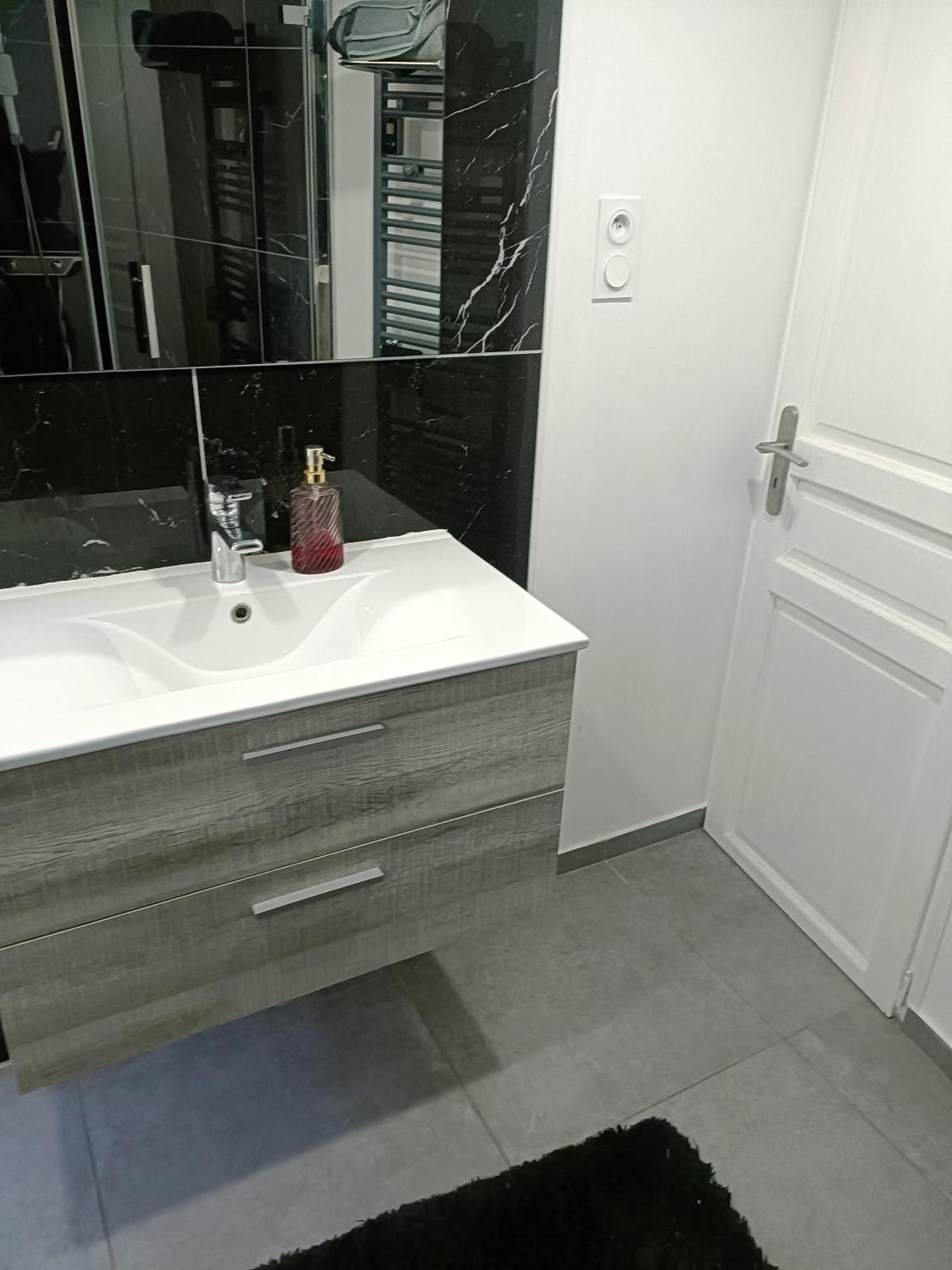 Appartement Dans Maison Atypique Montrond-les-Bains Exteriér fotografie